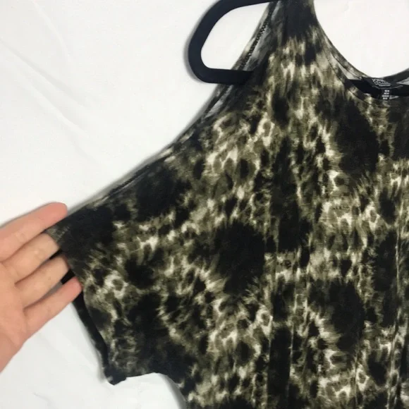 Cold Shoulder Tee - Picture 2 of 6